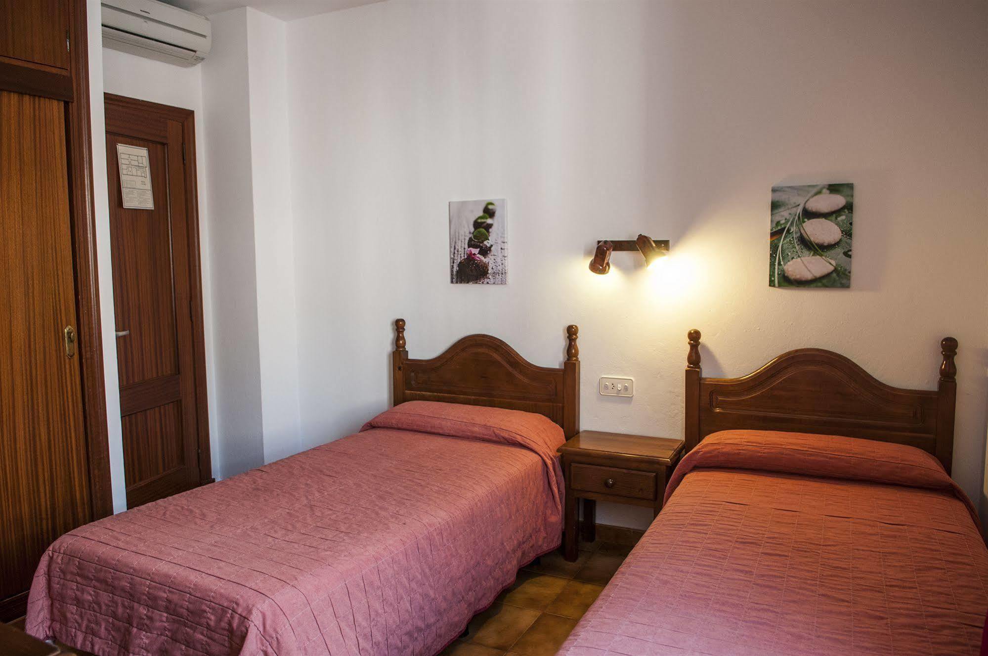 Hostal La Isla Mahón Zewnętrze zdjęcie